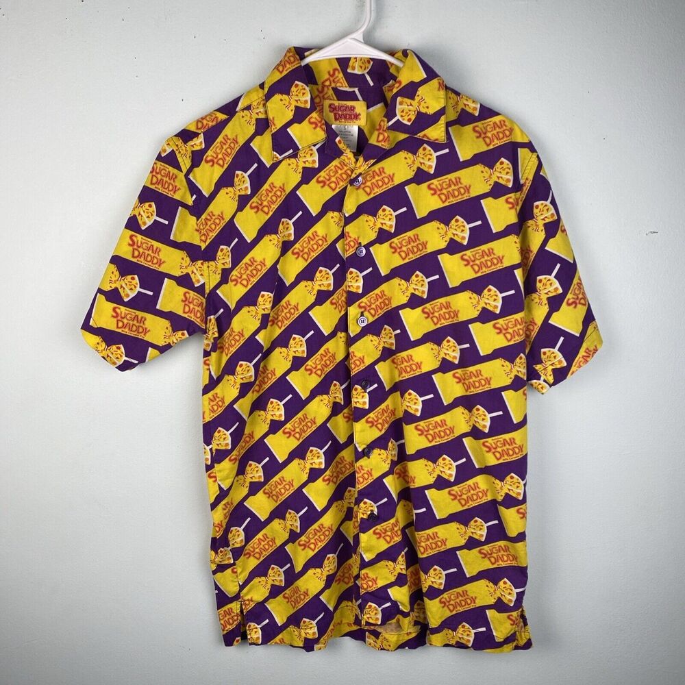 Sugar Daddy Vtg 2001 All Over Print Mens Small‎  Short Sleeve Candy Button Up